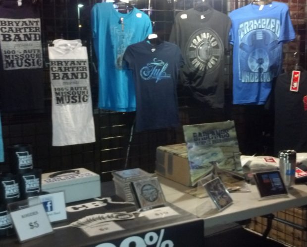 9 Secrets From Indie Artists for Selling a Ton of Merch After Their Shows